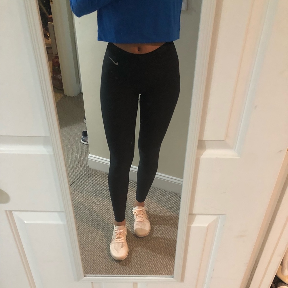 Black Nike leggings